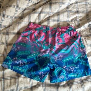 Chubbies Swim Trunks Mens sz M The Hydrofoils ombre pink blue tiger jungle print